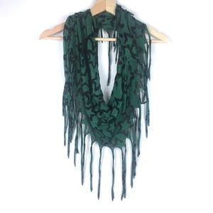 Star Design Scarf with Fringes